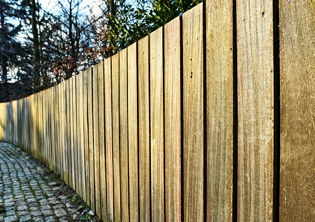 panel ogrodzeniowy drewniany sprawdzi się znakomicie