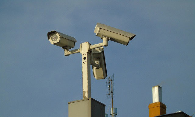 Bezpieczny dom w trakcie urlopu – rodzaje monitoringu