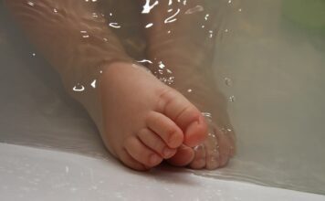 Łatwa kąpiel dziecka – sprawdź jak to zrobić! Łatwa kąpiel dziecka